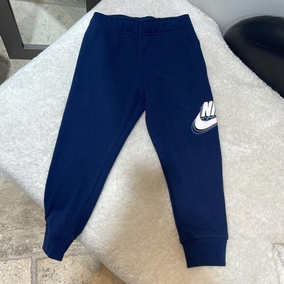 Nike Sportswear Club Fleece Kids' Track Pants - Picture 7 of 8